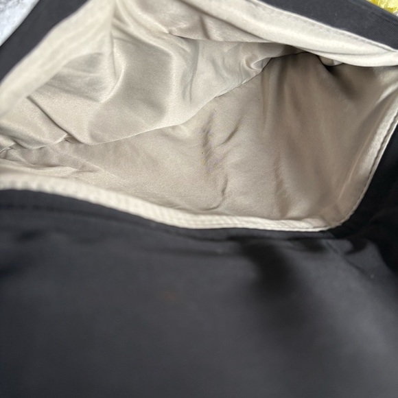 Travelon Crossbody Shoulder Purse Black Nylon Turnlock Hiking Travel Bag - Picture 11 of 13